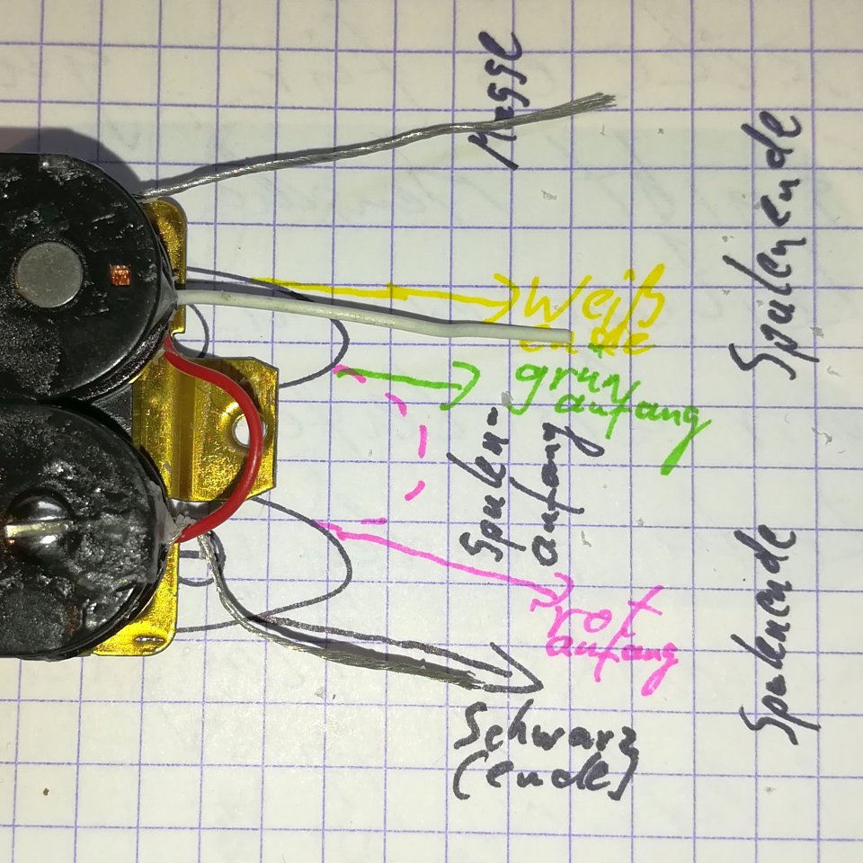 bezeichnete Anschlußdrähte des Steg-Humbuckers mit zukünftiger Kabelbelegung