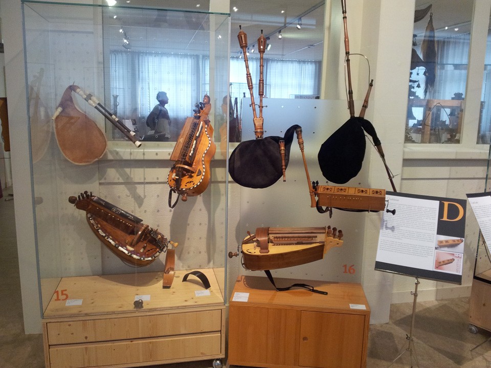 Drehleier und Sackpfeifen (Borduneninstrumente)