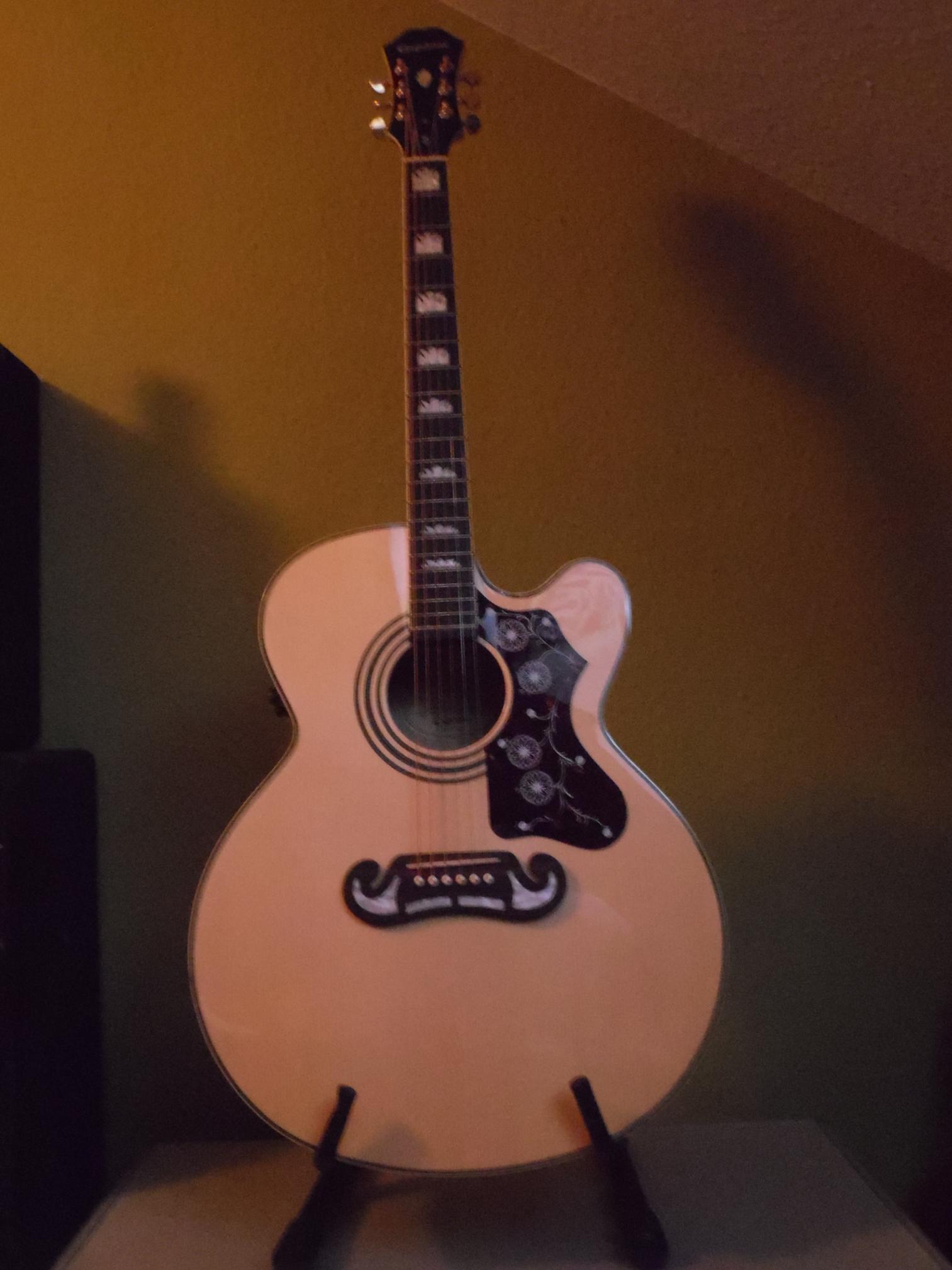 Epiphone EJ 200 - ich liebe ihren Sound :-)