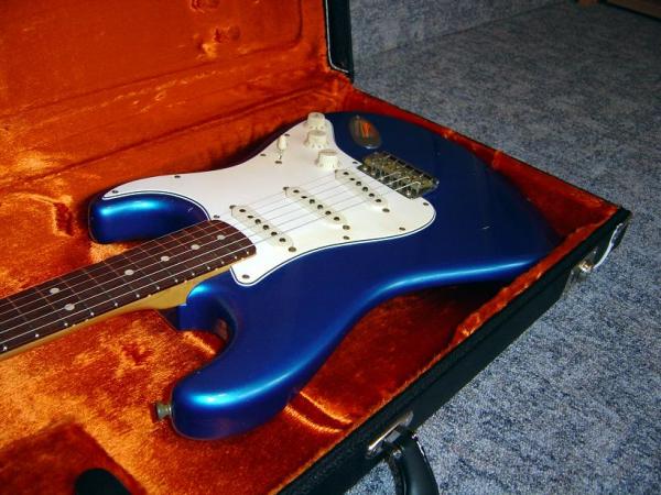 Fender Custom Shop 64' Masterbuilt Relic in Lake Placid Blue