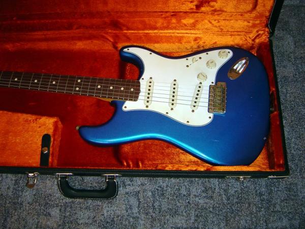 Fender Custom Shop 64' Masterbuilt Relic in Lake Placid Blue