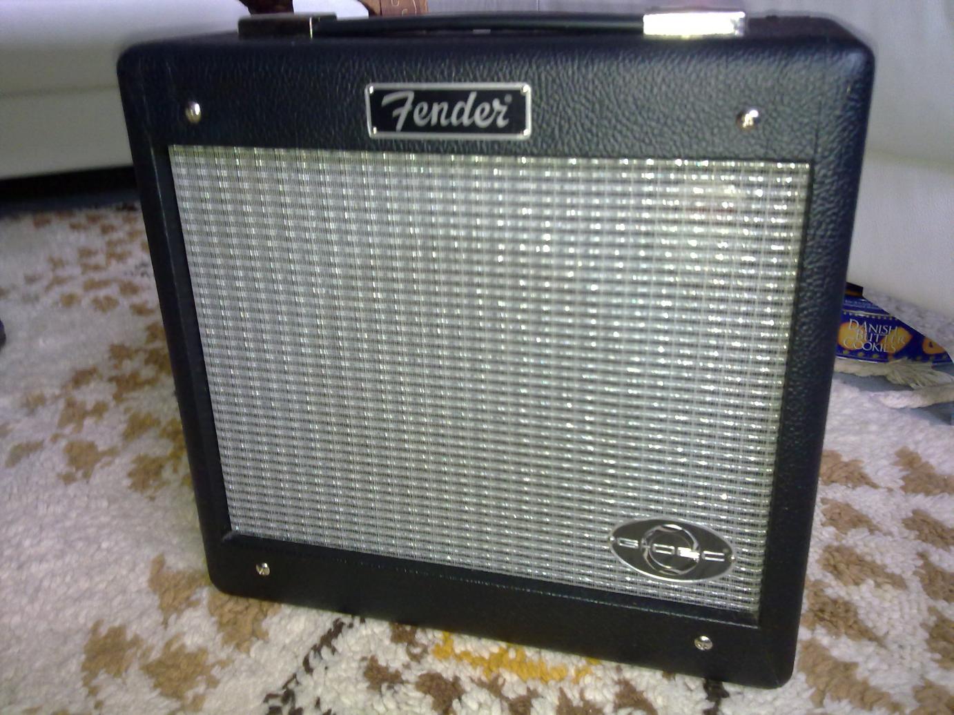 Fender G-Dec Junior

witziges Ding, aber keine Dynamic
deswegen weg