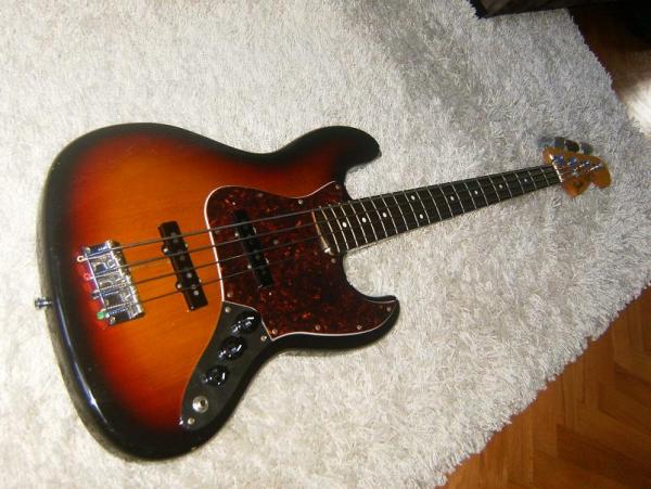 Fender Jazz CIJ