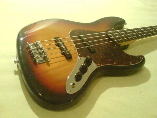 Fender Jazz Japan