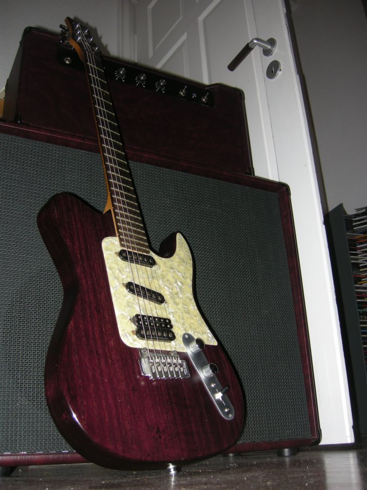 Framus Renegade Pro (1)