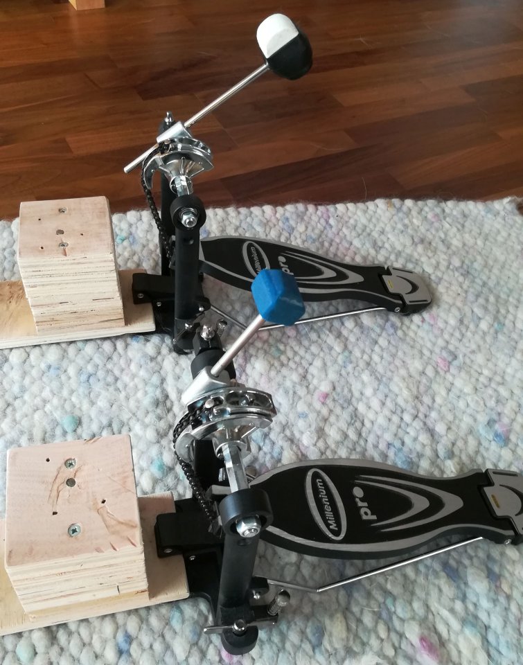 "Fuß-Cajon"