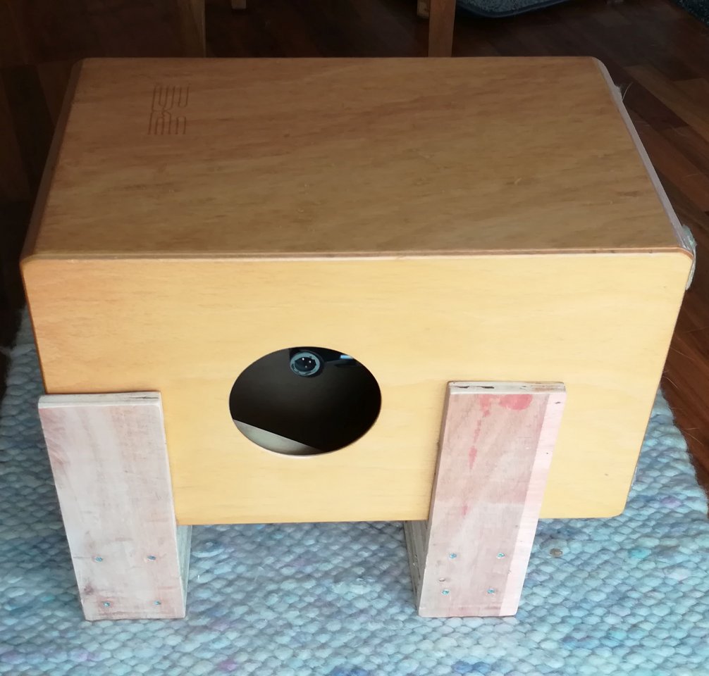 "Fuß-Cajon"