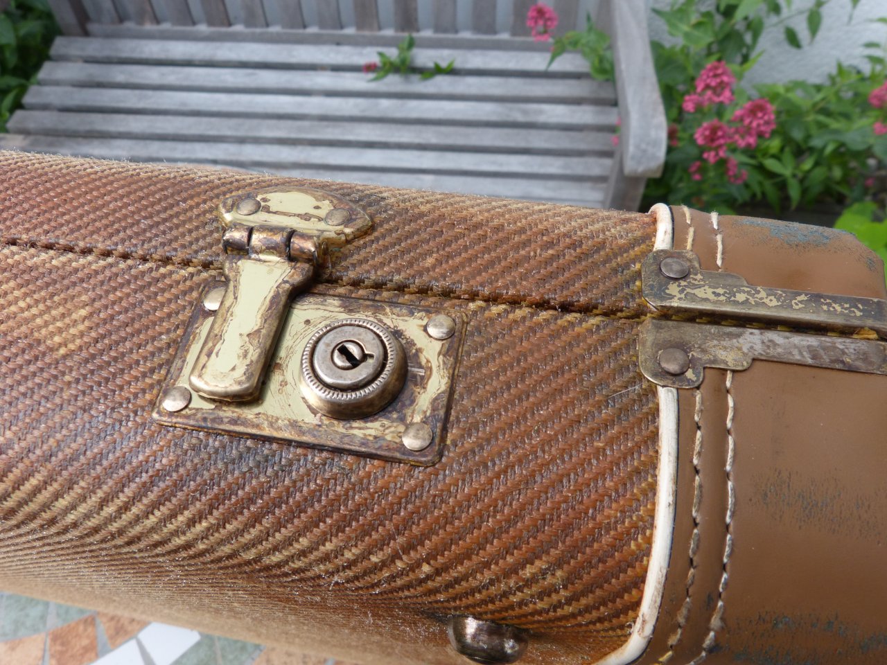 G&G tweed case relic