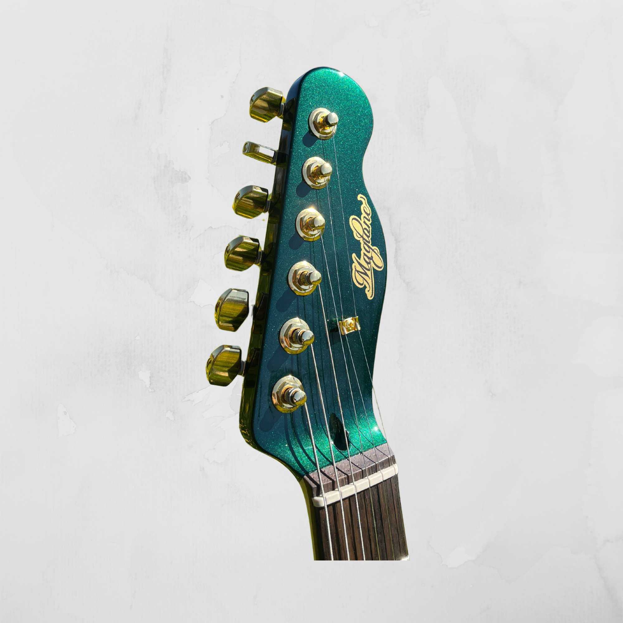 Gerösteter Ahornhals mit MagTone Headstock