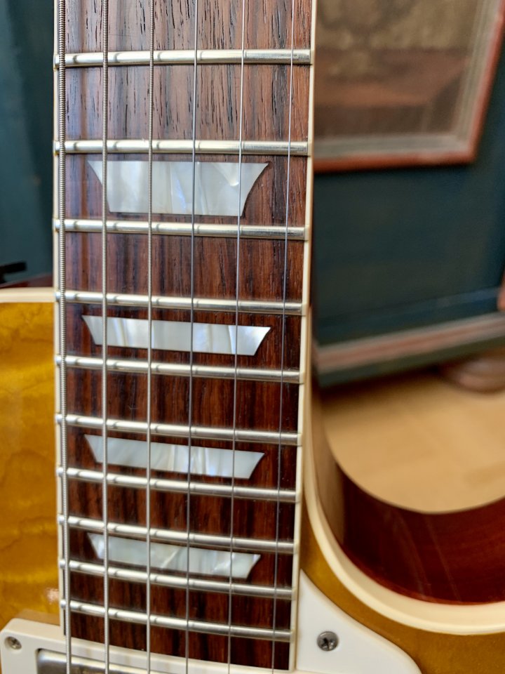 Gibson R8 - Leinoelfirnis