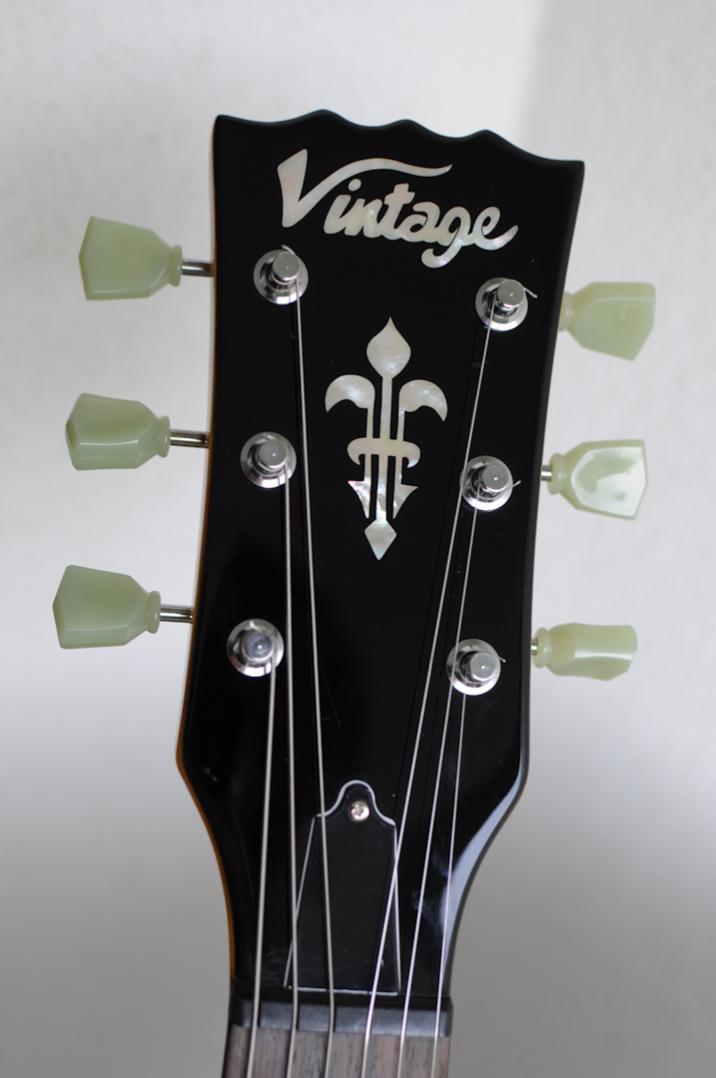 Headstock mit Wilkinson WJ44 Vintage-Mechaniken