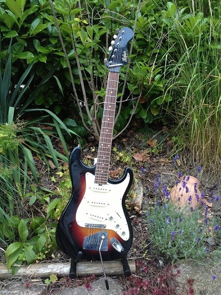 Hoefner Strat 170V 01