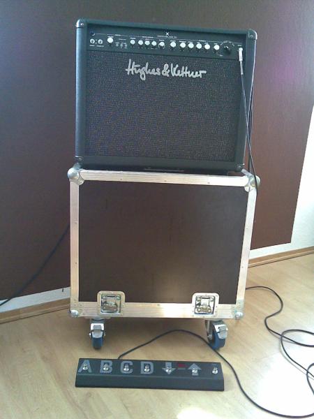 Hughes & Kettner Switchblade Combo 50 Watt with custom case