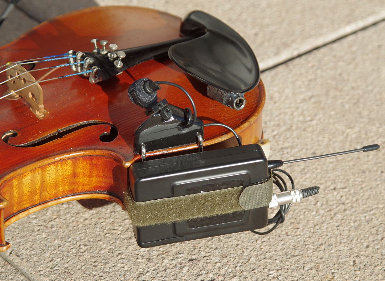 IMG StageLine TXS-631SET an der Geige