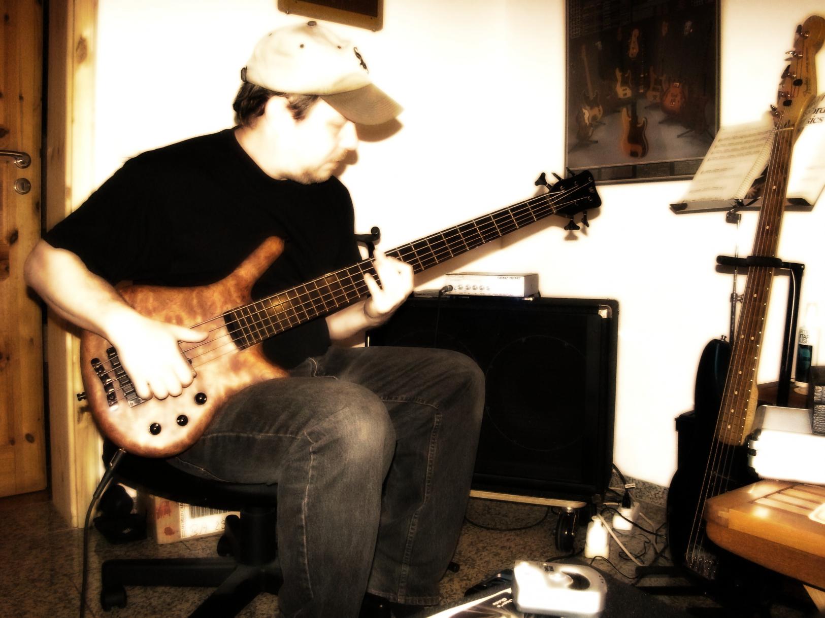Joe with WarwickThumb NT 5 Bass