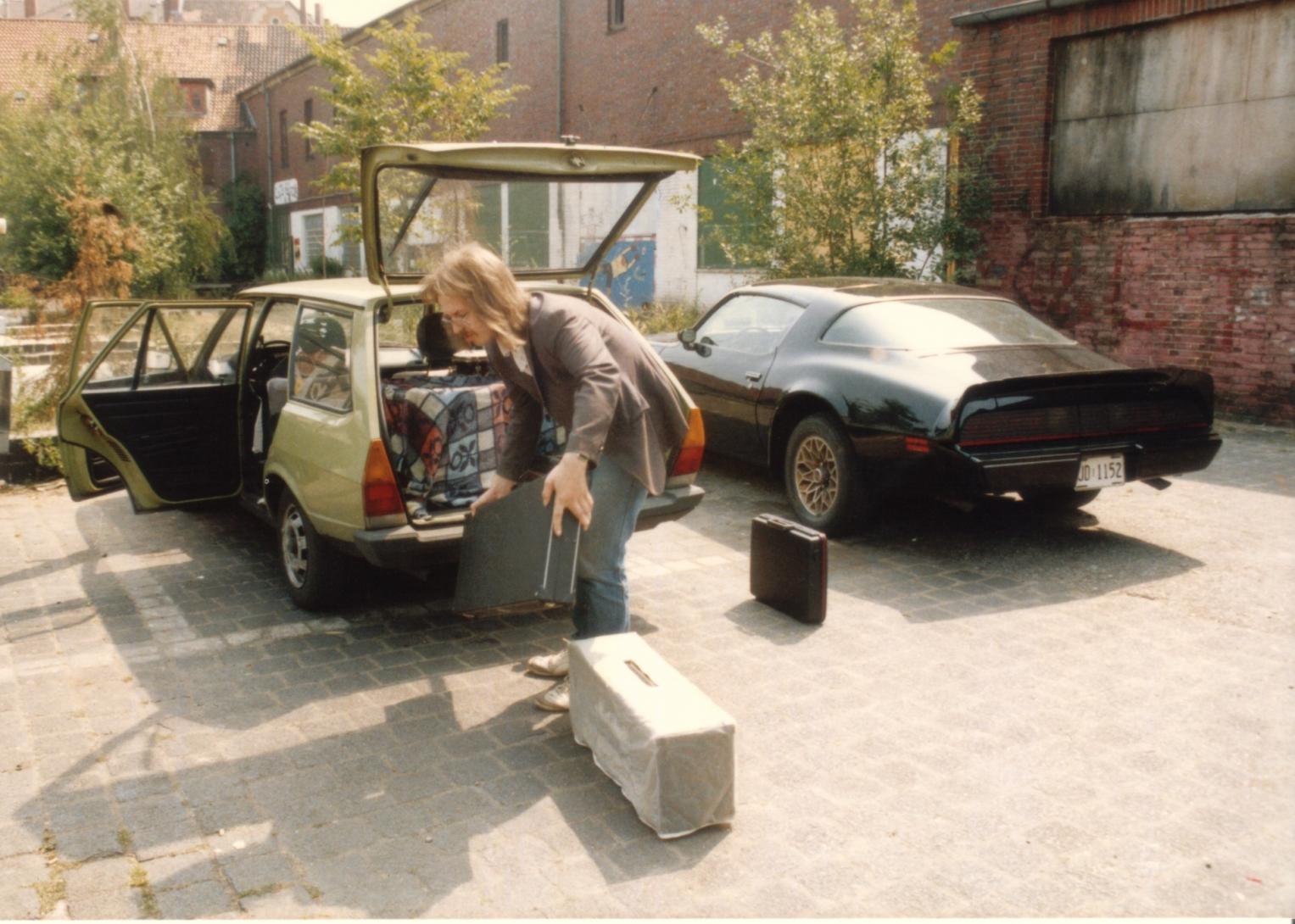 Jogi (Lead Guitar/Dirty Work) Glocksee 1989, getting ready for Gig Hannover DE (& Joe's 1979 TransAm)