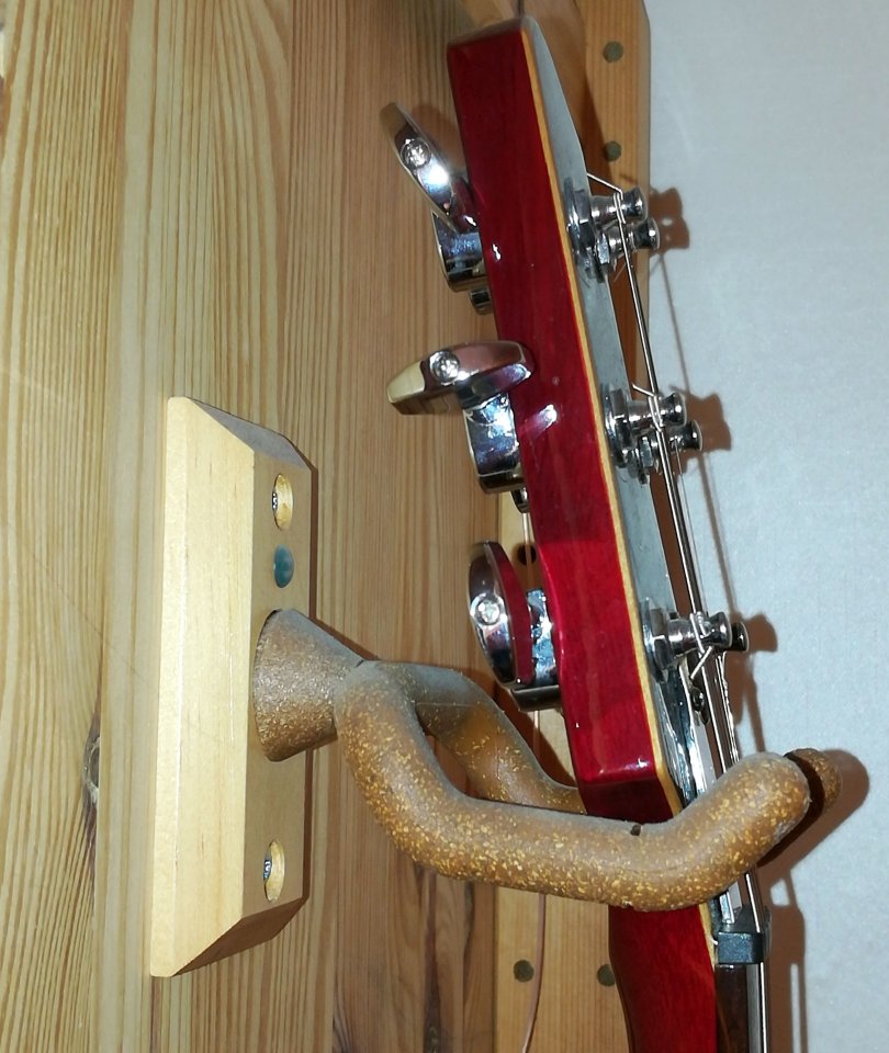 K&M Gitarrenhalter 16220 mit JTV-59