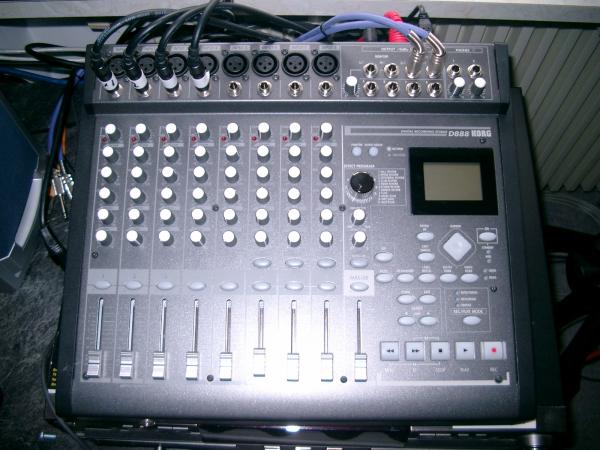 Korg D888 HD Recording Studio