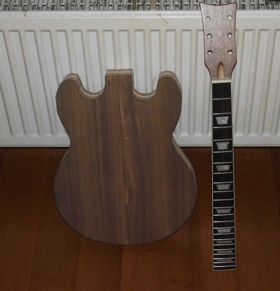 Korpus Hals