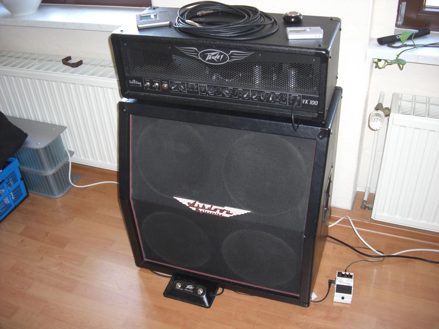 Mein alter Peavy Valve King.
Hat gute Dienste geleistet ist aber nicht wirklich dass wonach ich gesucht hatte.