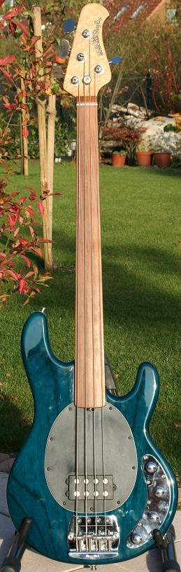Music Man Stingray 4 fretless transteal 1995
transition bridge - verkauft