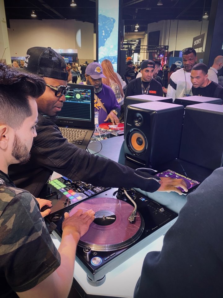 NAMM_Splitter_31