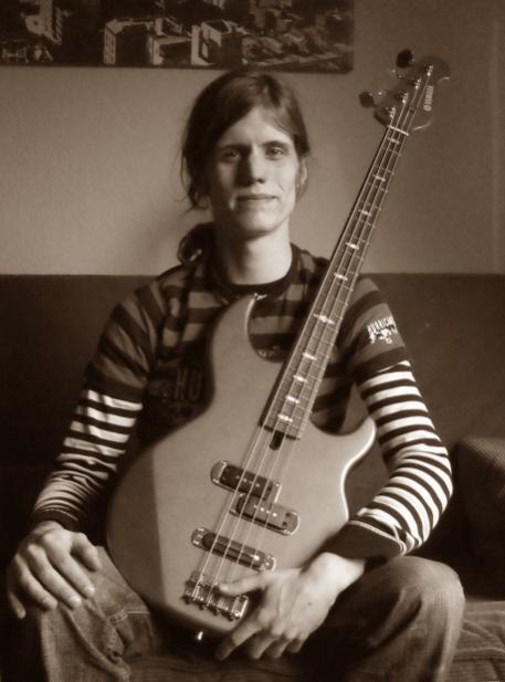 Neuer Bass und freundlicheres Gesicht ;)