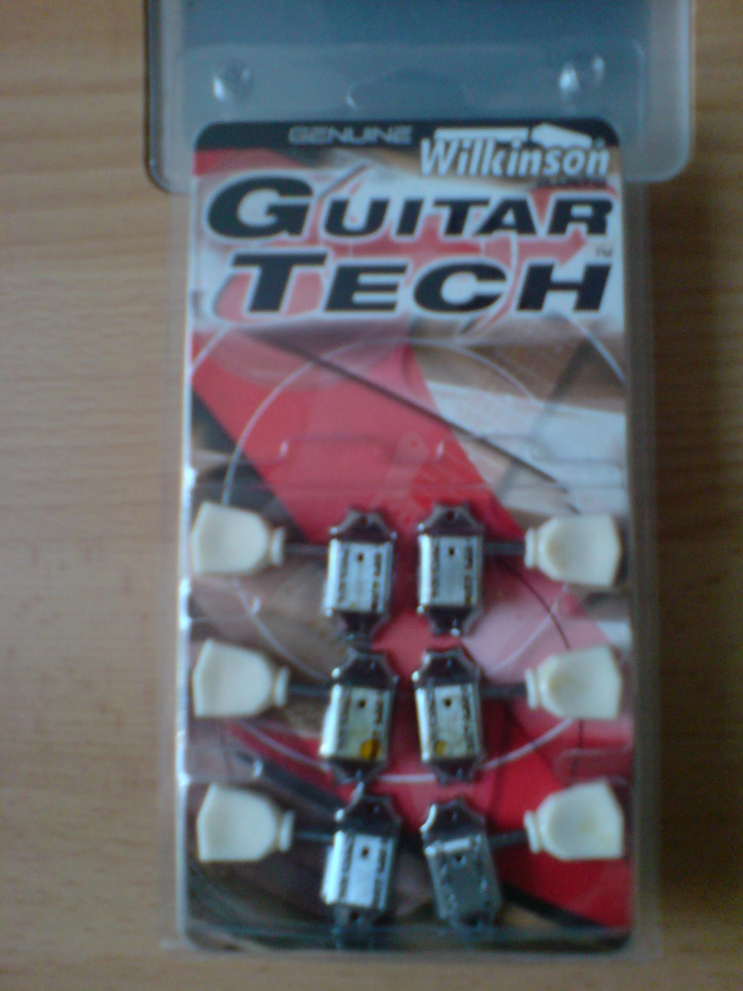 Packung der Wilkinson WJ44CRCH(=Cream Chrome)