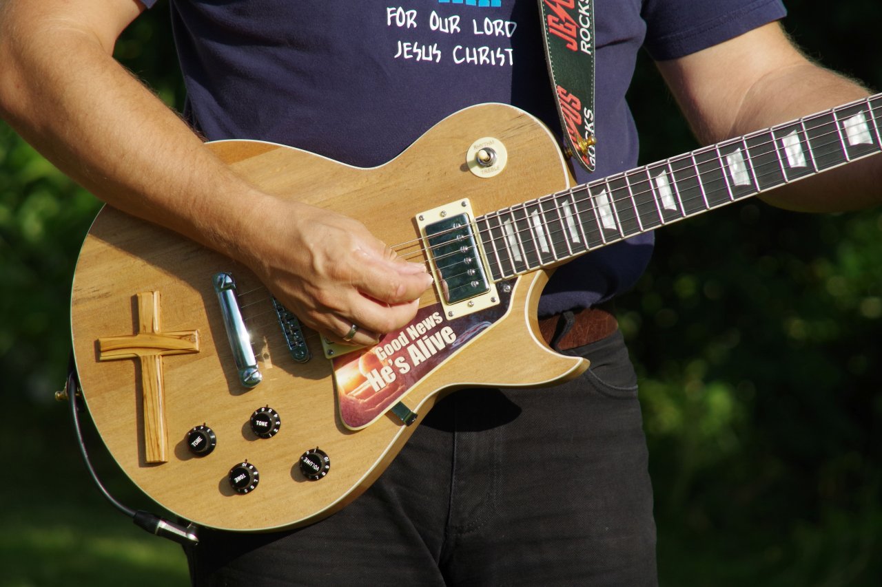Paulus - die Worship-Gitarre mit dem gewissen Etwas