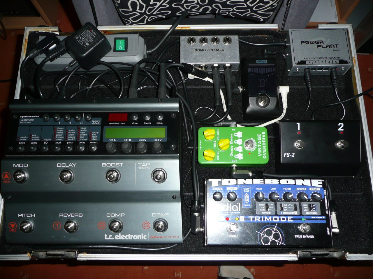 Pedalboard_Juni_2014