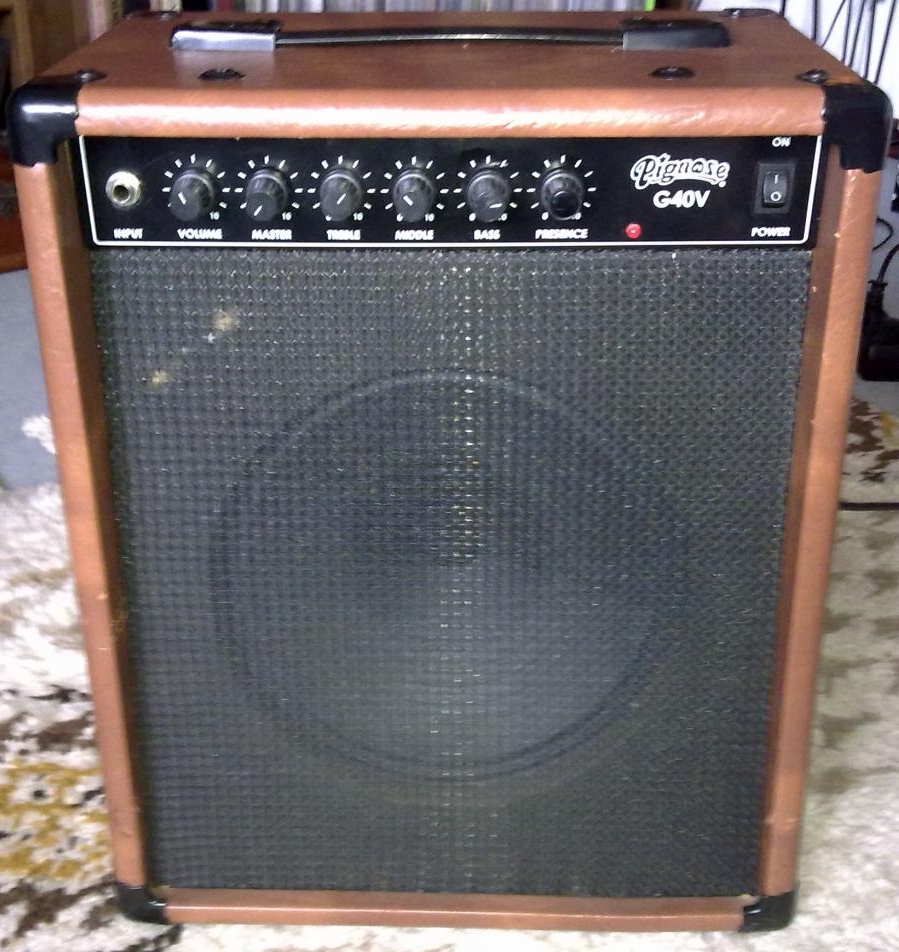 Pignose G40V

2x6L6 und Bassman Sound im 10" Gehäuse.
Viel Soul und viel Spaß, aber auch weg.
Vielleicht bereue ich das mal