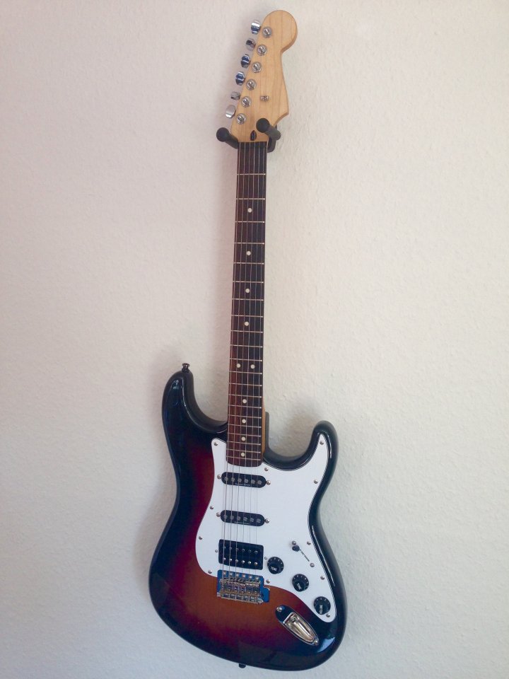 quier Classic Vibe 60s Stratocaster