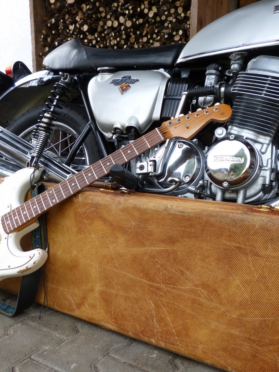 relic tweed case