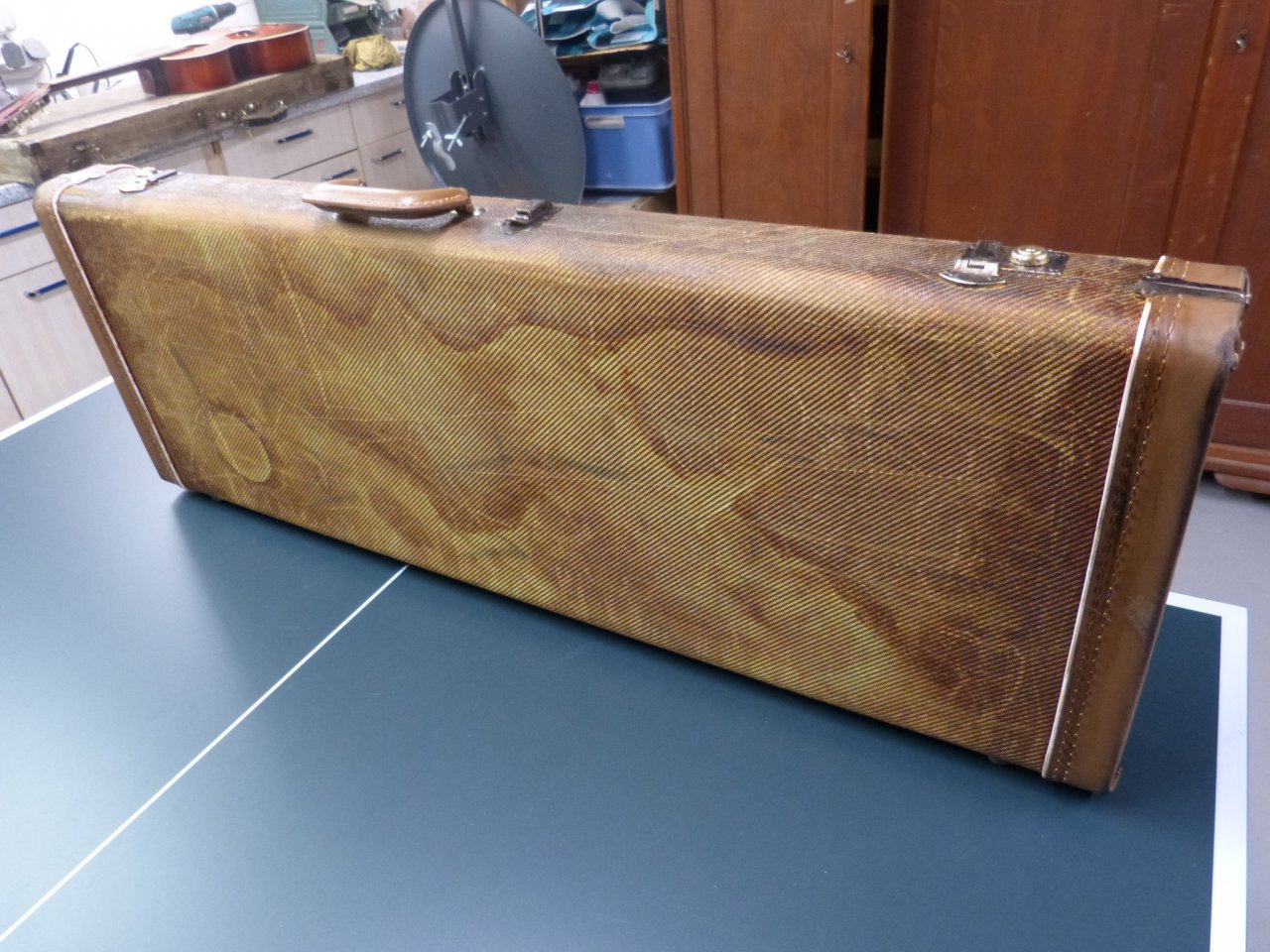 relic tweed case