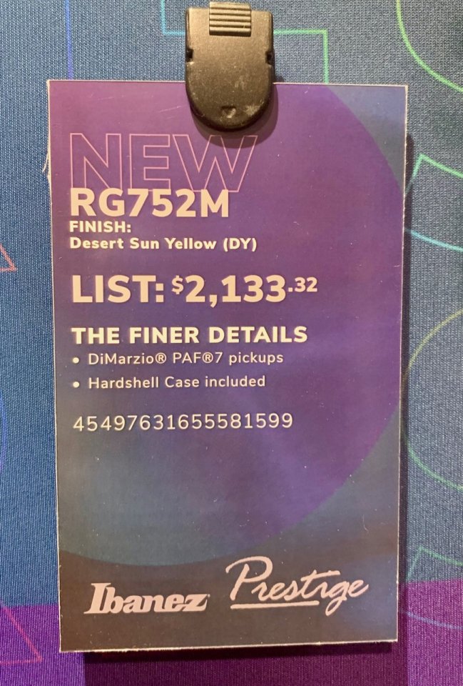 RG752_0418