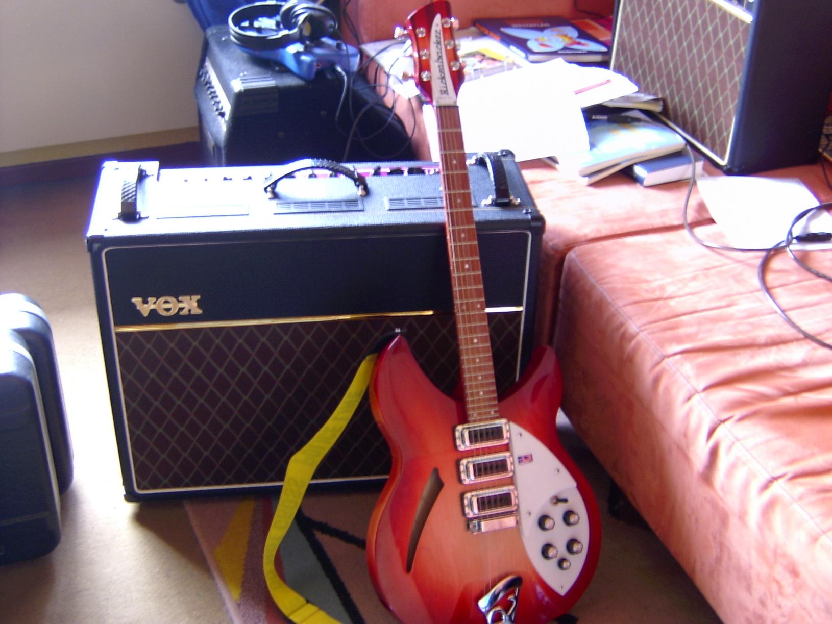 Rickenbacker 340 + VOX AC30