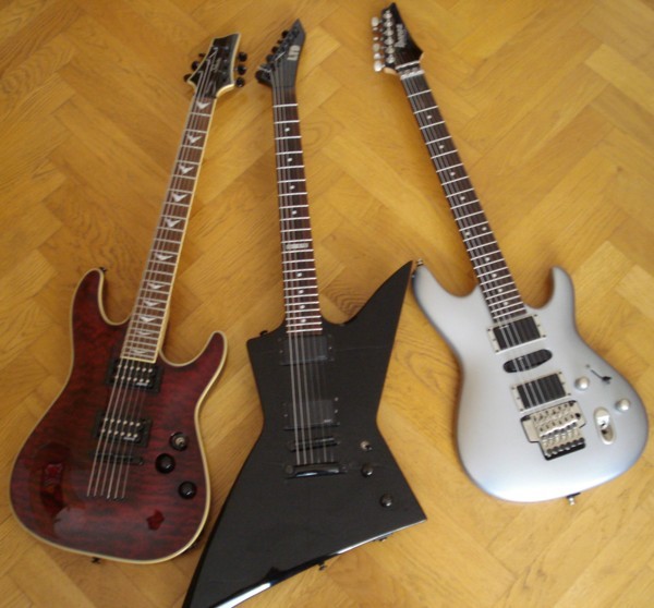 Schecter Omen Extreme 6
ESP LTD EX400 - aktive EMGs
Ibanez EDR470EX - passive EMGs