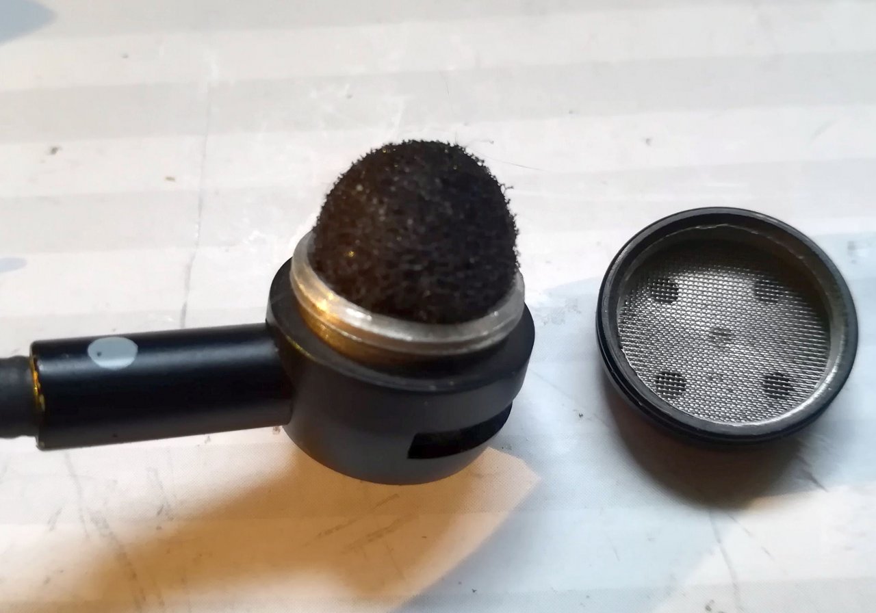 Sennheiser ME-3 mit 5mm-Kapsel & Popschutz bei der Montage