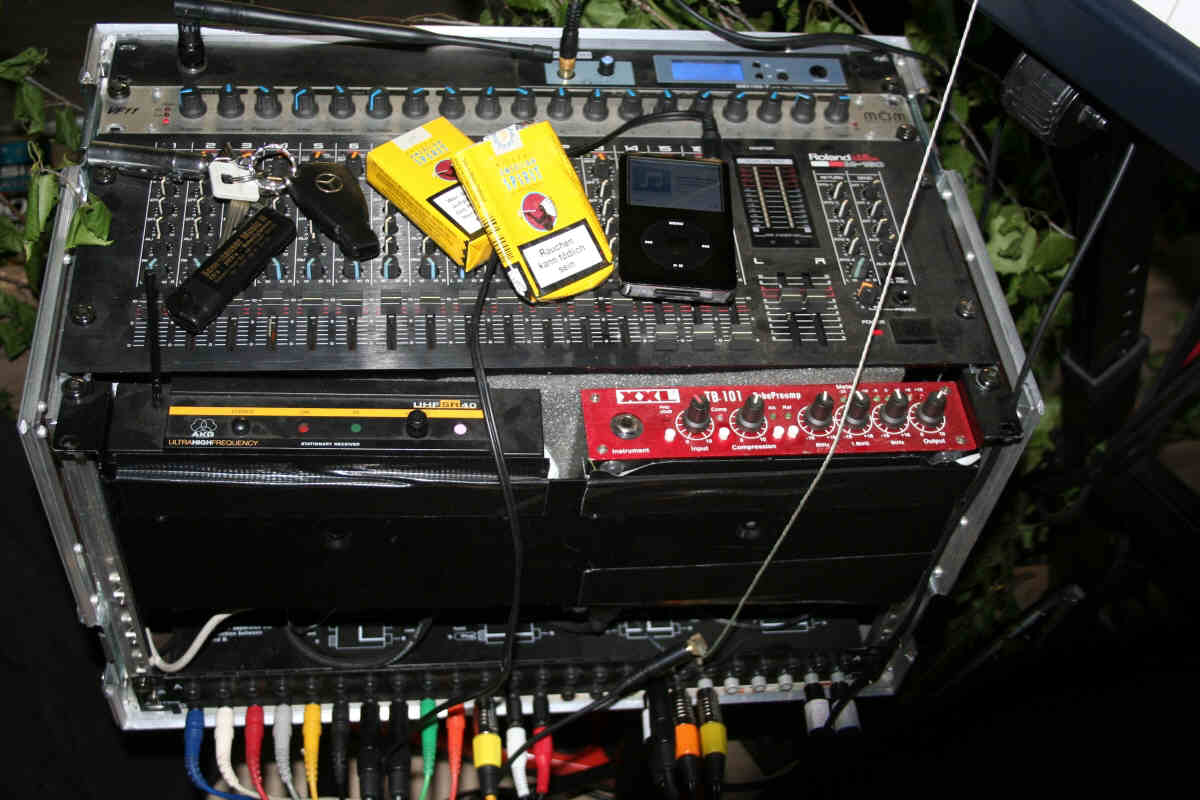 Siderack mit Submixer, Vocoder, In-Ear Sender, Empfänger und Tube PreAmp für Headset