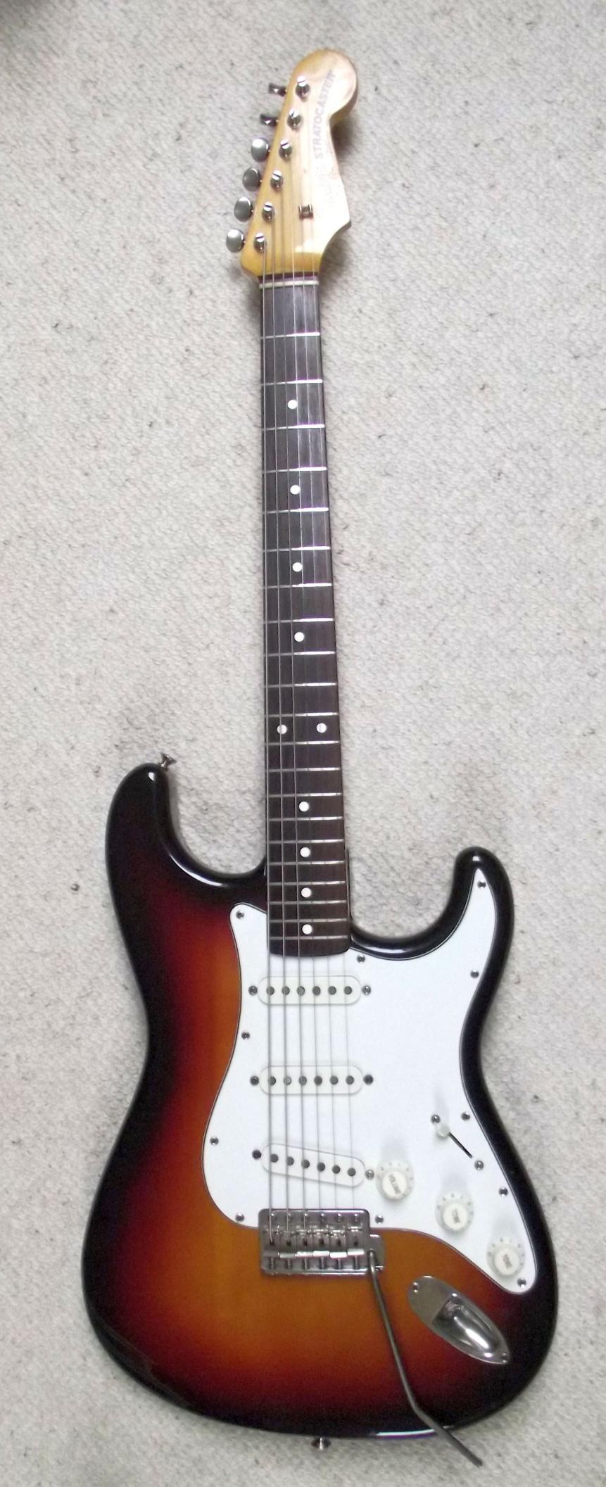 Squier 1984 JV Stratocaster, amtlich! Wundert mich nicht, dass diese Japan Strats heute so populär sind. Noch immer preisgünstig zu bekommen.