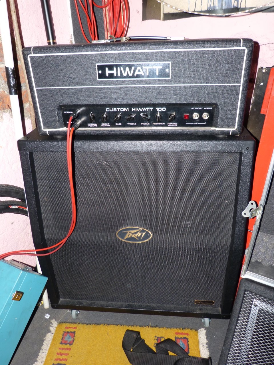 Sunn Sonaro - Mitspieler Hiwatt 100 und Peavey 4X12er