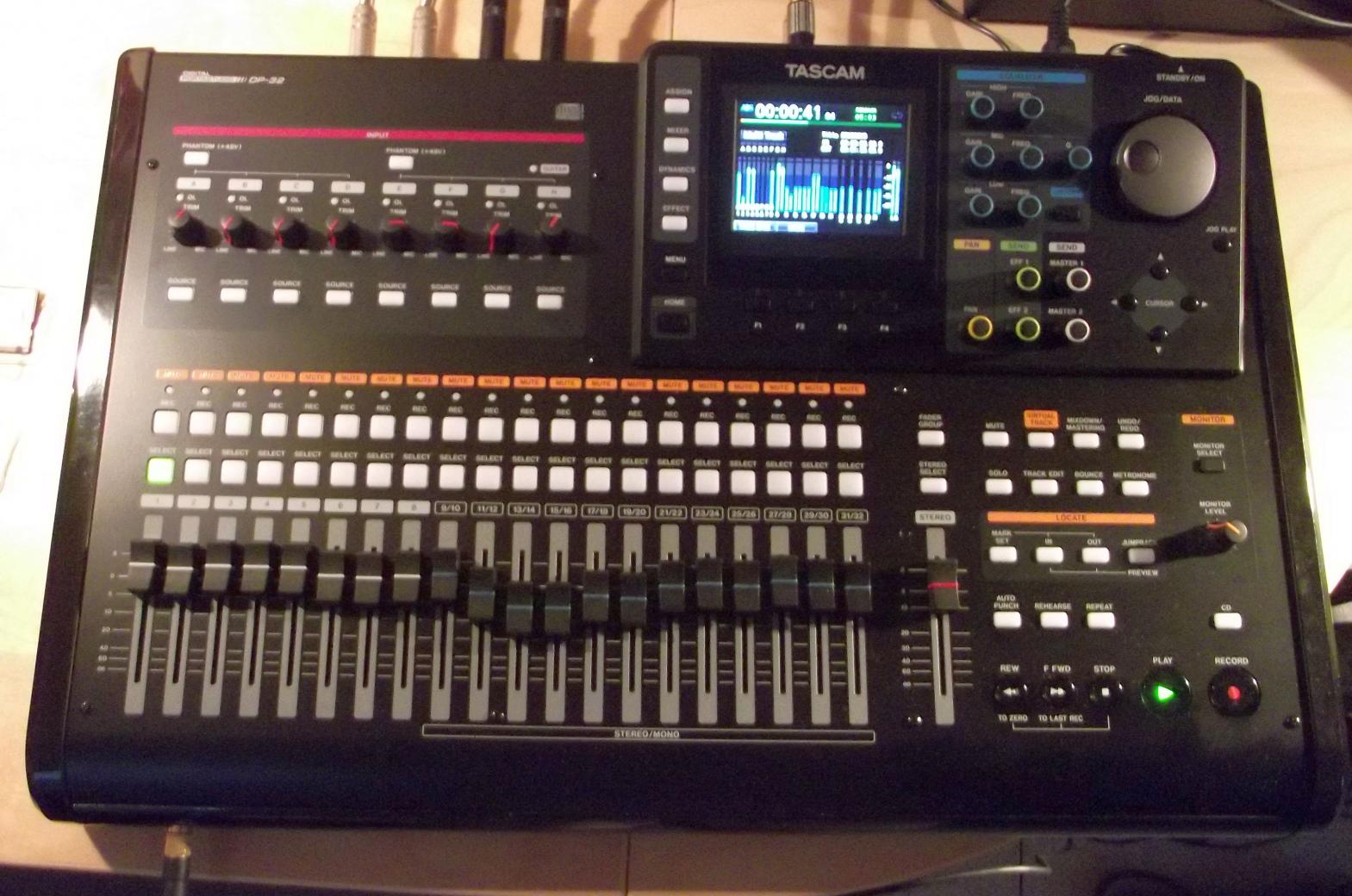 Tascam DP-32, schnelles und intuitives Recording in bester Audioqualität 0010029
