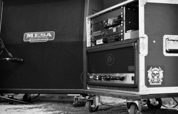 Technik

PEAVEY 6505
ISP Decimator Noisegate
MAXON OD-9 OVERDRIVE
TC ELECTRONIC G-MAJOR
AKG WMS40 PRO FLEXX Funksystem
RFX Patchwork MIDI Switcher & Looper
Mesa Boogie 4x12" (V30) Stiletto Box
BEHRINGER FCB 1010