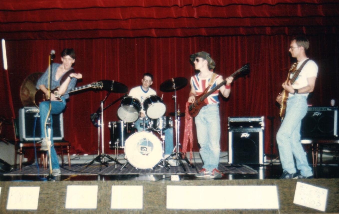 The Knobs (Brett H. , Dave F., Joe L., Bob M.) 1988 Gig @ "The Club" HO DE