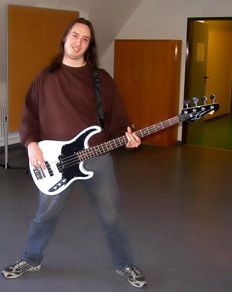 Und ausnahmsweise mal mit Bass.....