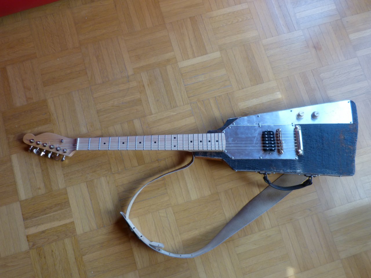 Uraltholz Gitarre