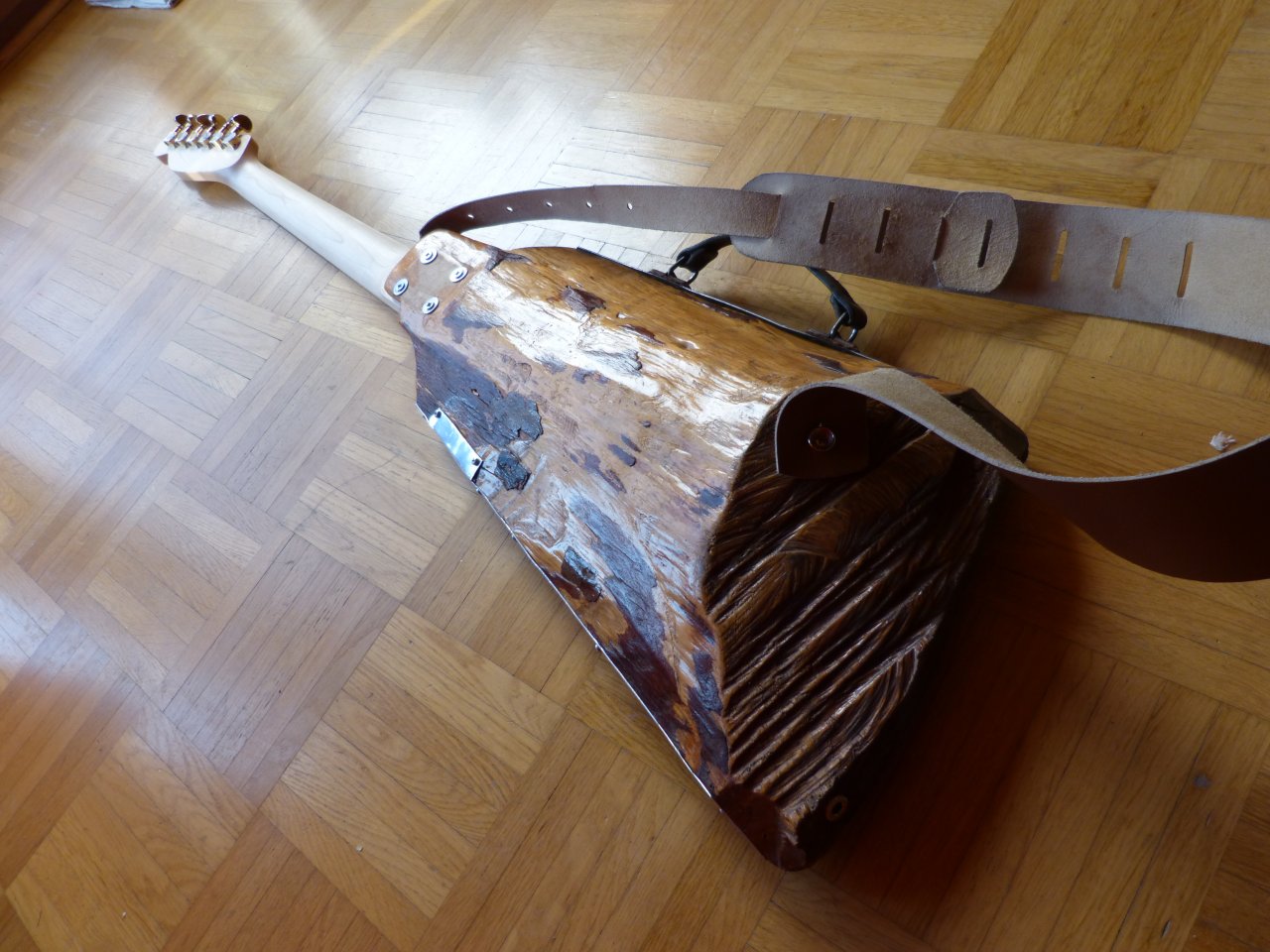 Uraltholz Gitarre