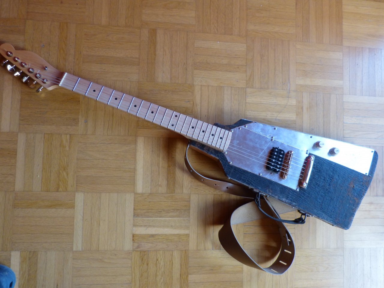 Uraltholz Gitarre