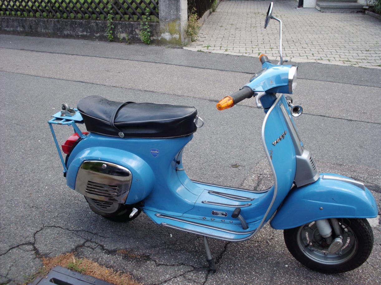 Vespa Special 50 mit neuem Seitendeckel