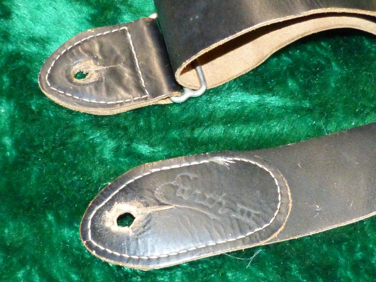 vintage guitar strap earth 3
